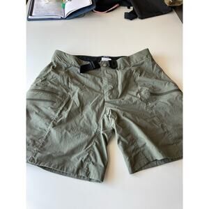 Arcteryx women’s nylon hiking shorts size 6